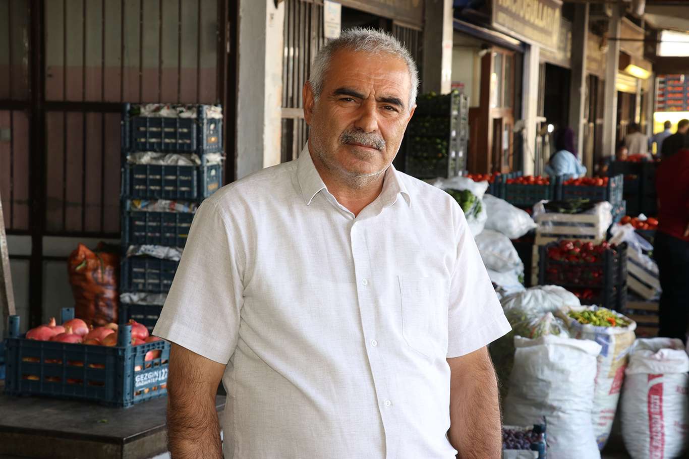 Market reyonları ile pazar arasındaki fiyat farkı tepkilere yol açıyor Market reyonları ile pazar arasındaki fiyat farkı tepkilere yol açıyor